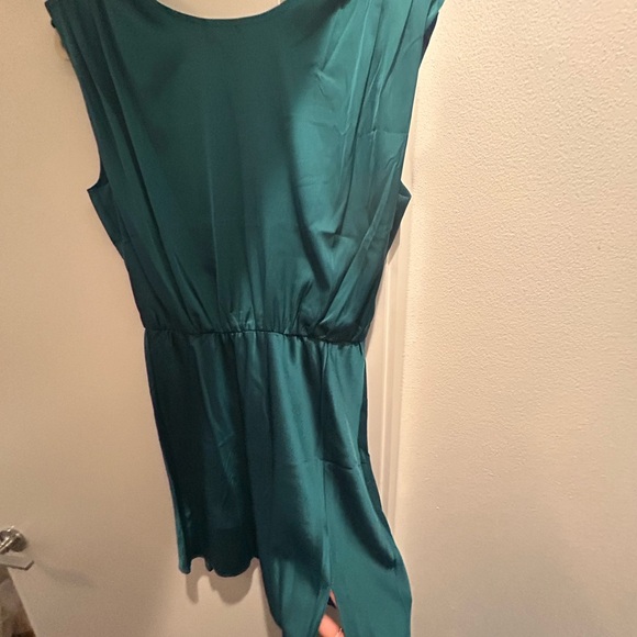 Astr deep turquoise Satin Sleeveless Chemise with Side Slit - Picture 4 of 5